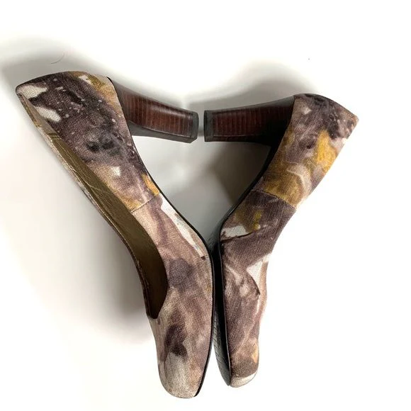 Vintage Print Pumps Leather Lined Stacked Heel by Liz Claiborne - Image 10