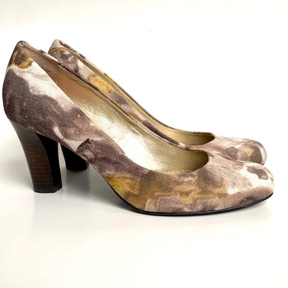 Vintage Print Pumps Leather Lined Stacked Heel by Liz Claiborne - Image 3