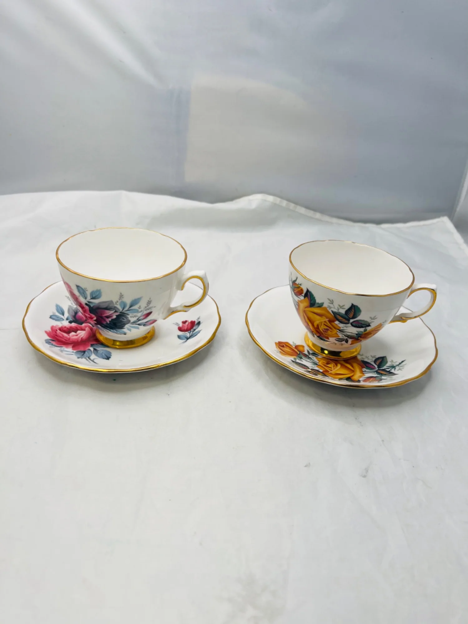 Vintage Royal Vale Apricot Rose Tea Cup and Saucer Set Pattern No 7983 by Colclough - Image 11