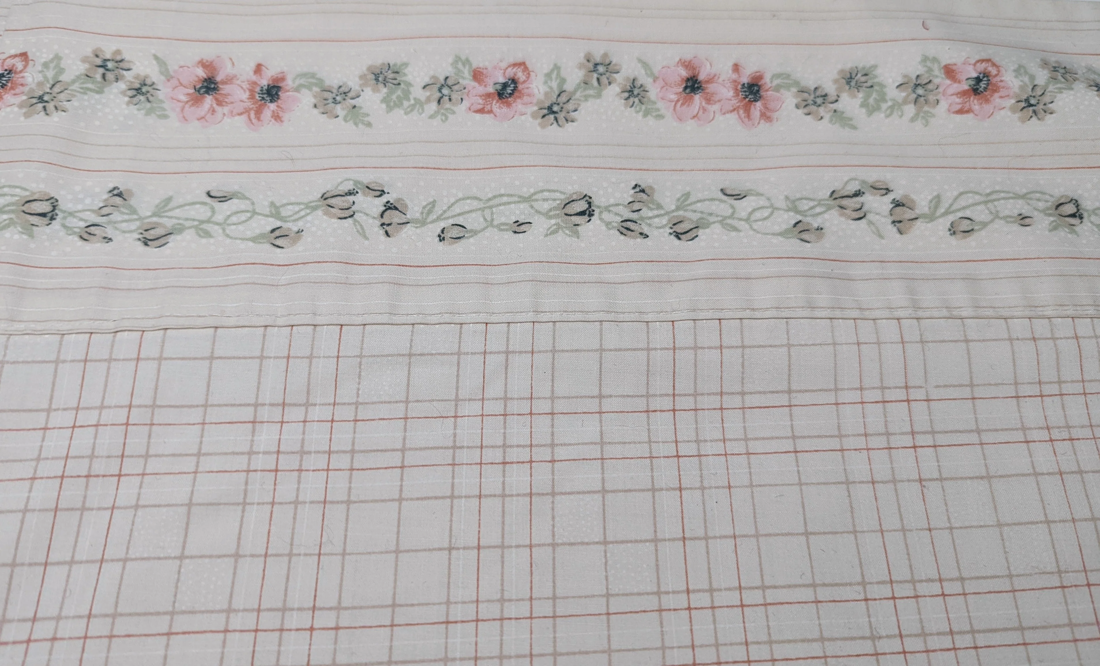 Vintage Sheet Set of 4 Pequot - Image 4