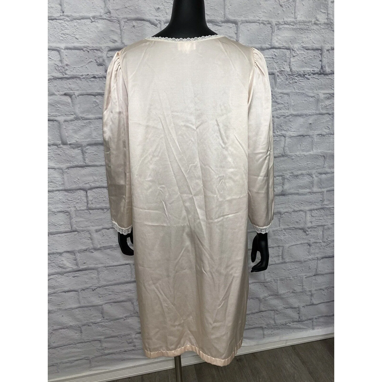 Vintage Shimmer Lined Barbizon Nightgown by Barbizon - Image 2