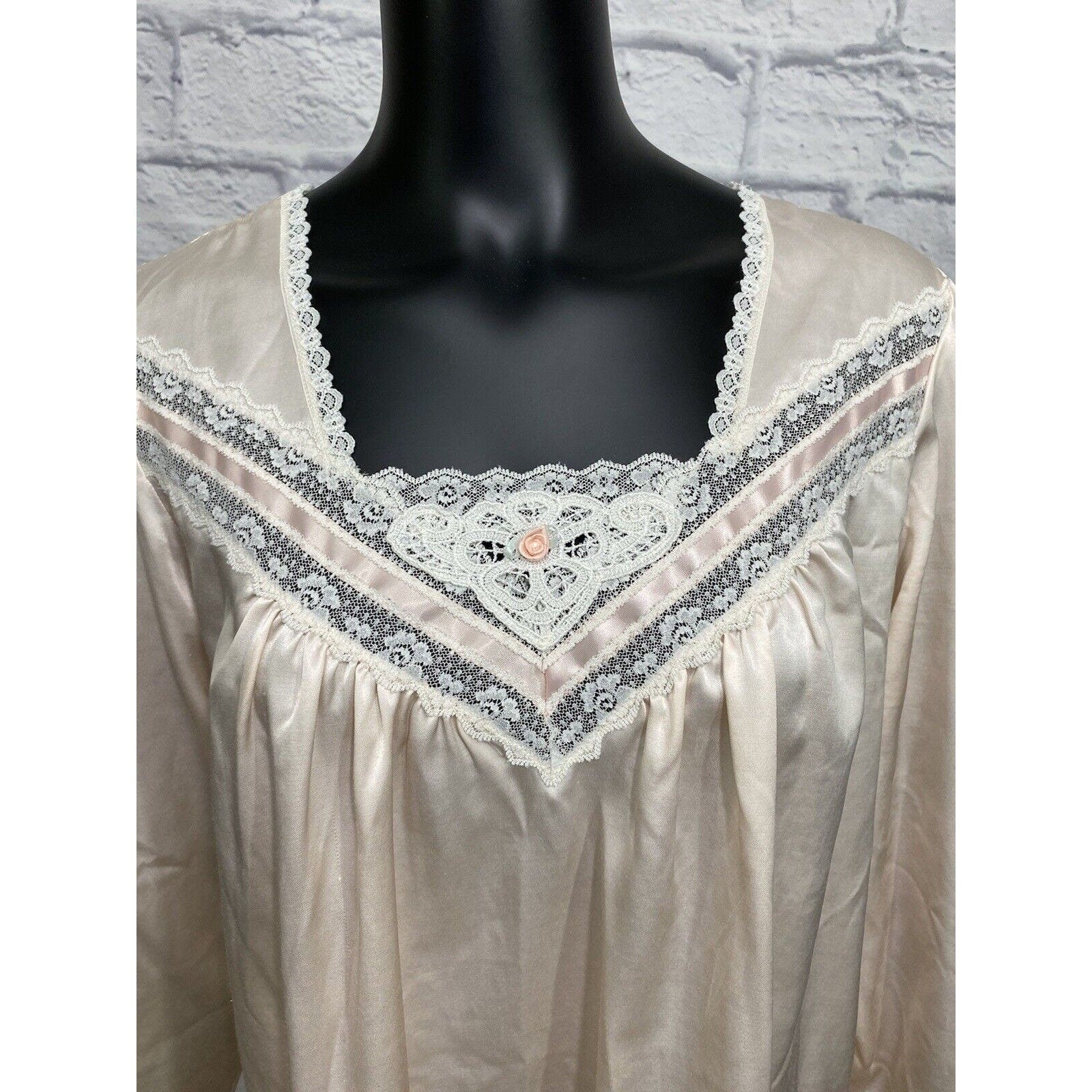 Vintage Shimmer Lined Barbizon Nightgown by Barbizon - Image 3