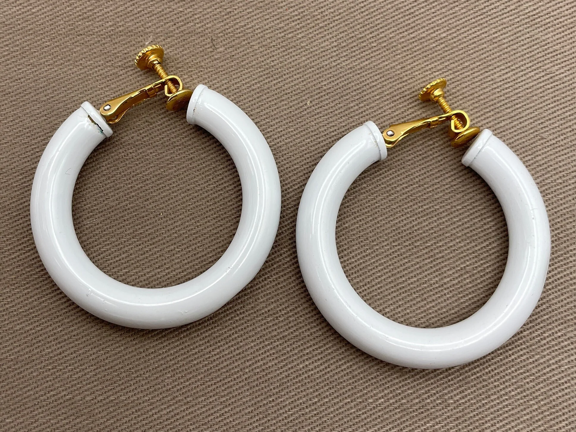 Vintage Signed White Hoop Earrings Clip On Statement Earrings by Napier - Image 3