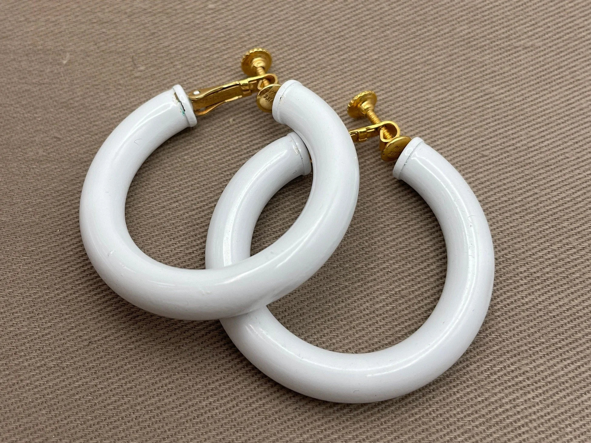 Vintage Signed White Hoop Earrings Clip On Statement Earrings by Napier - Image 4
