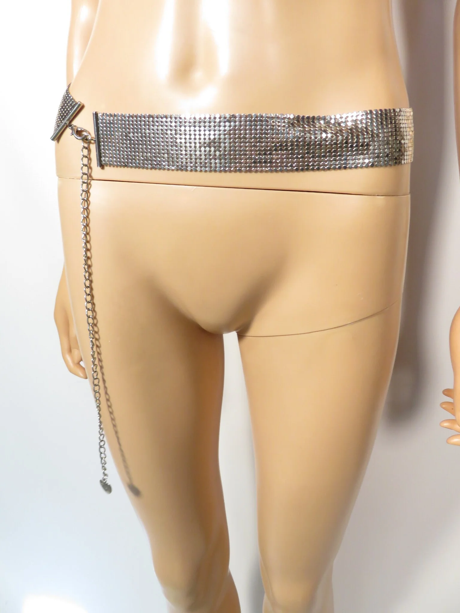 Vintage Silver Tone Metal Mesh Adjustable Chain Belt Size M - Image 7
