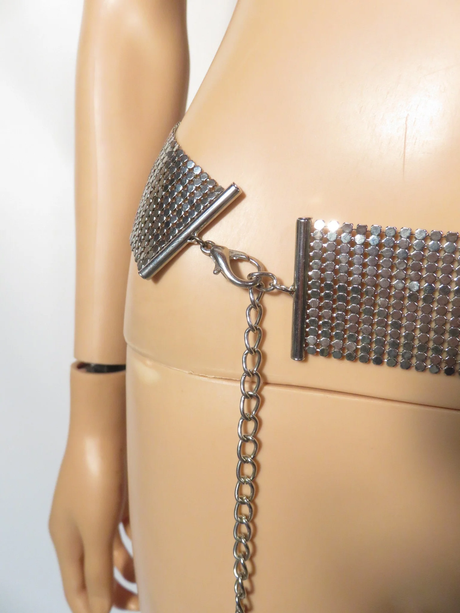 Vintage Silver Tone Metal Mesh Adjustable Chain Belt Size M - Image 8