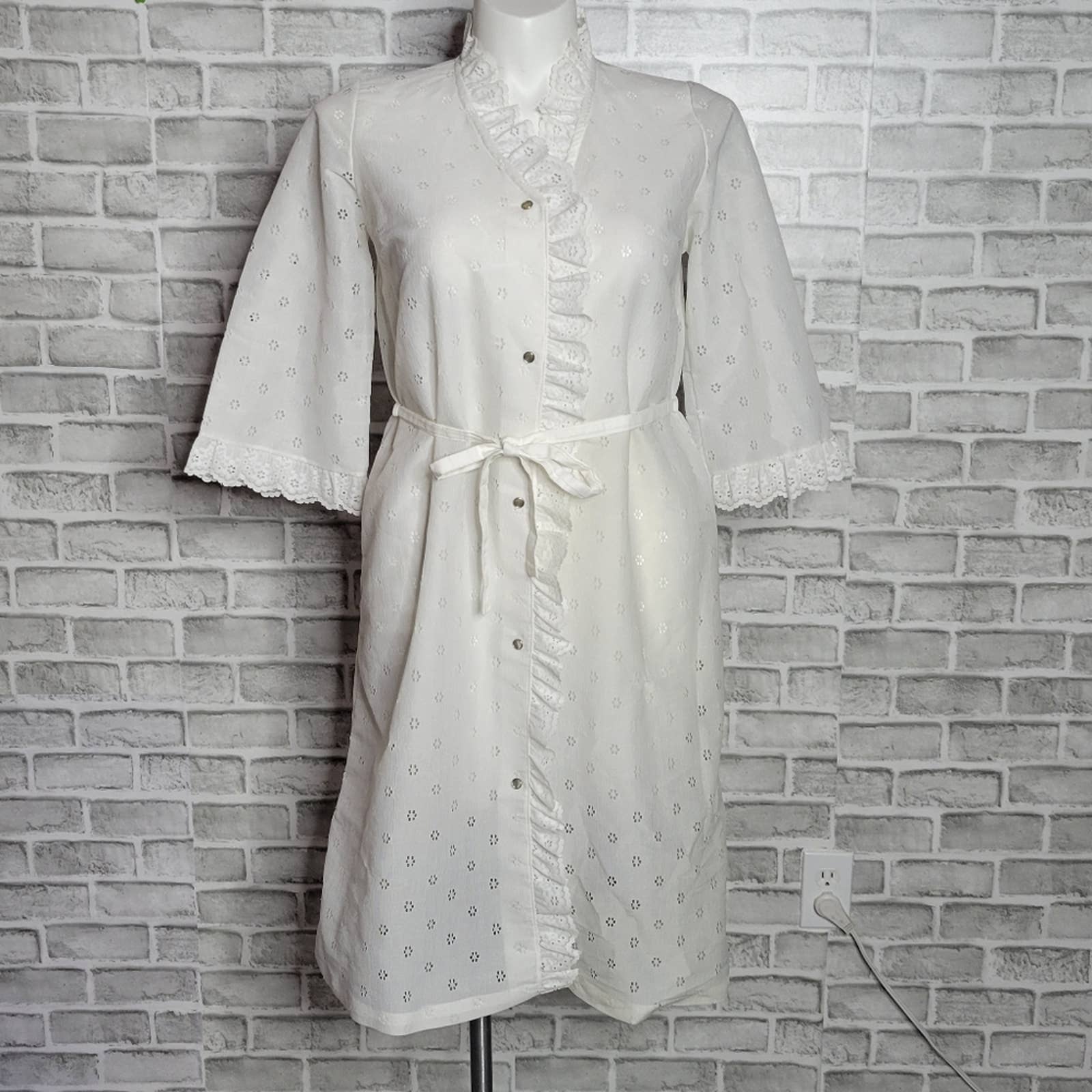 Vintage Snap Up Ruffle and Lace Trim Robe by Aristocraft - Image 3