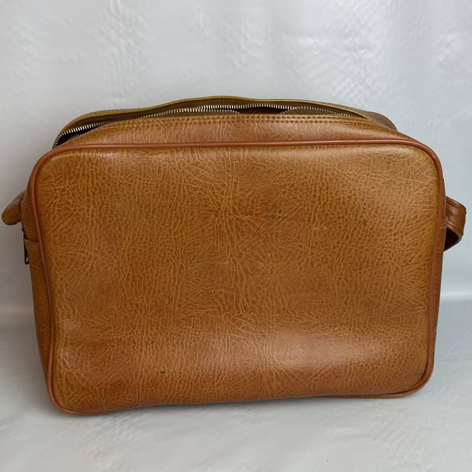 Vintage Soft Leather Travel Bag Carry On Weekender Overnight Bag by US Luggage - Image 4