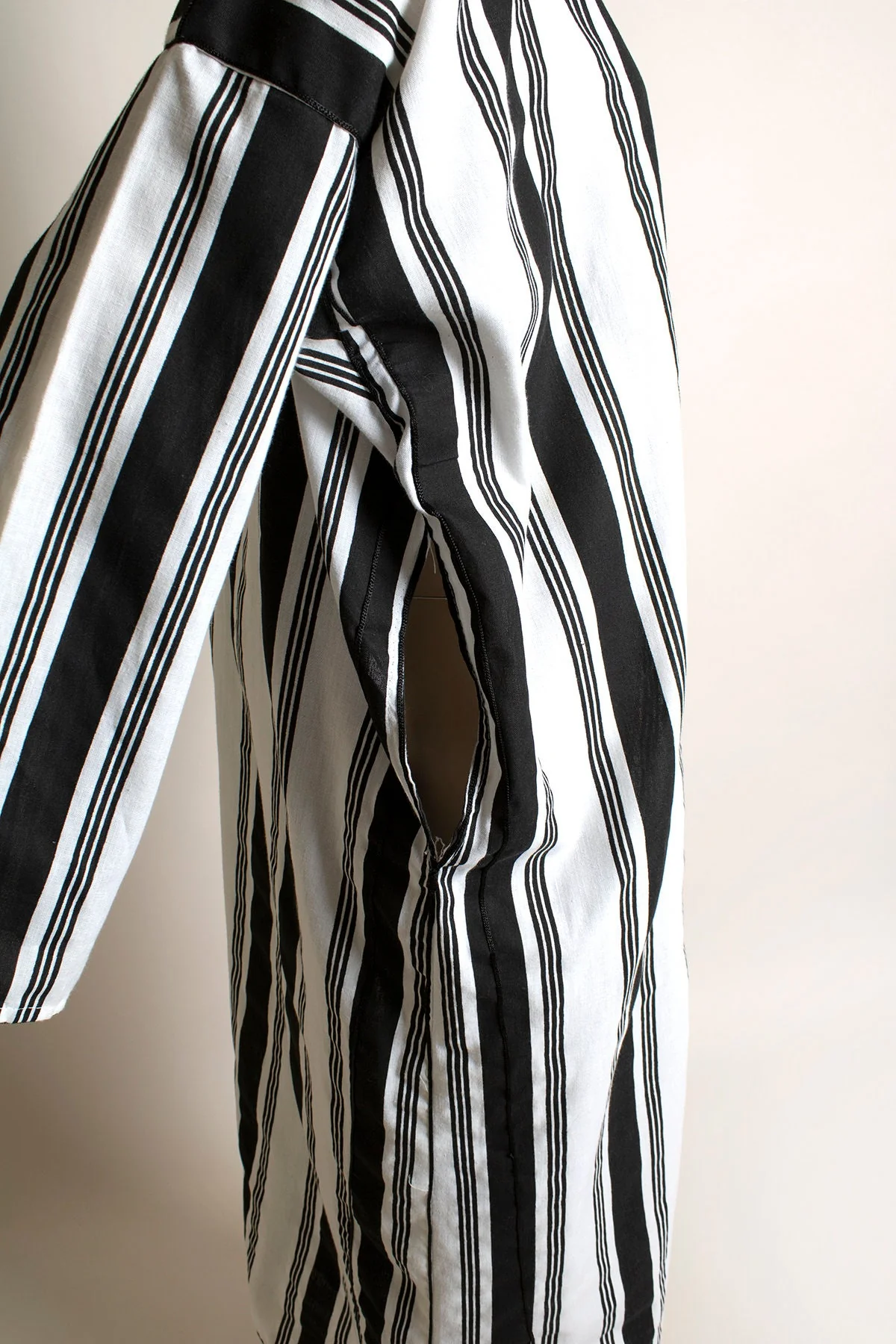 Vintage Striped Hooded Maxi Cotton Black and White Stripes with Open Sides for Belt Lounge - Image 9