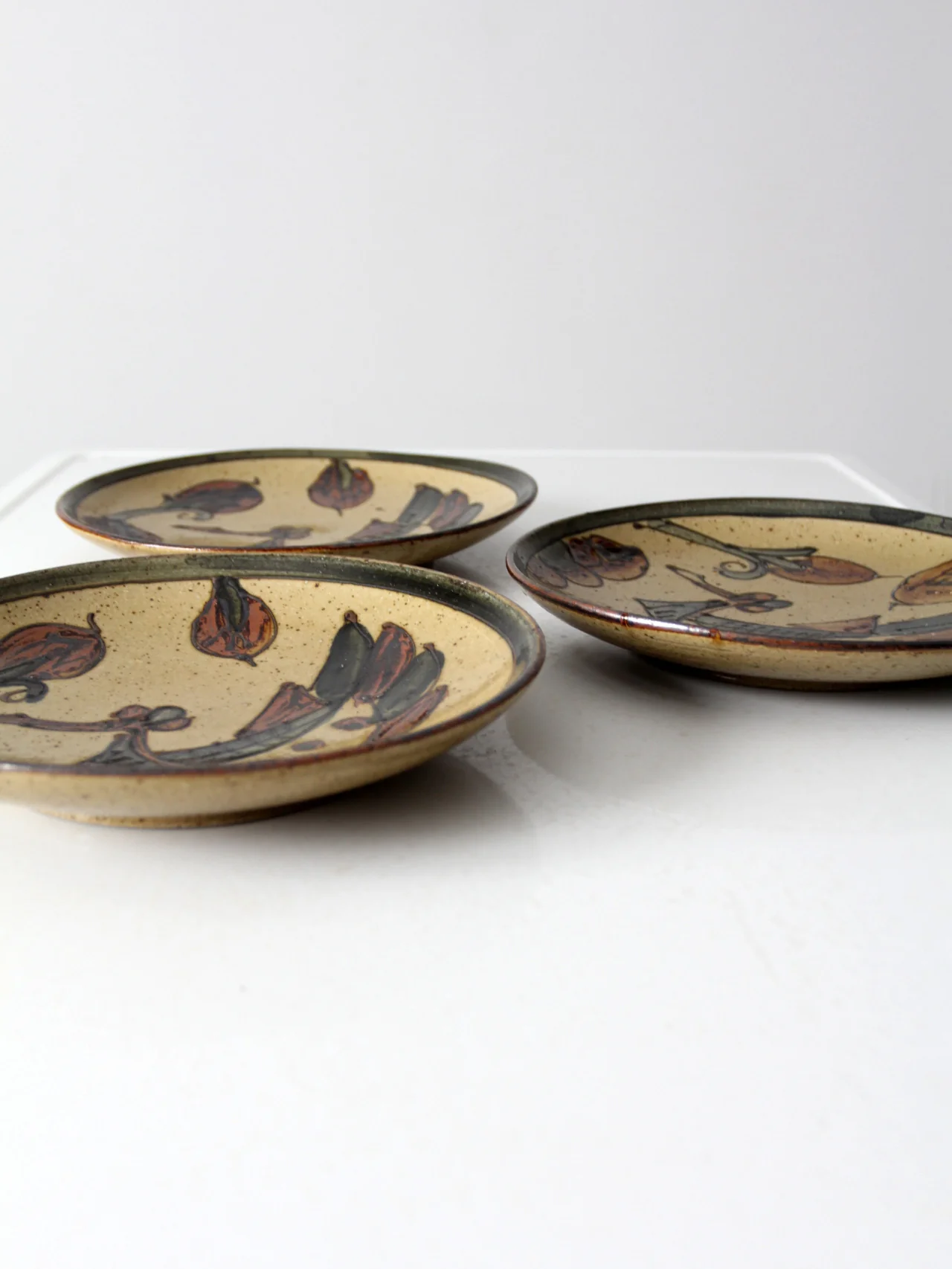 Vintage Studio Pottery Plstes Set Of 3 - Image 5