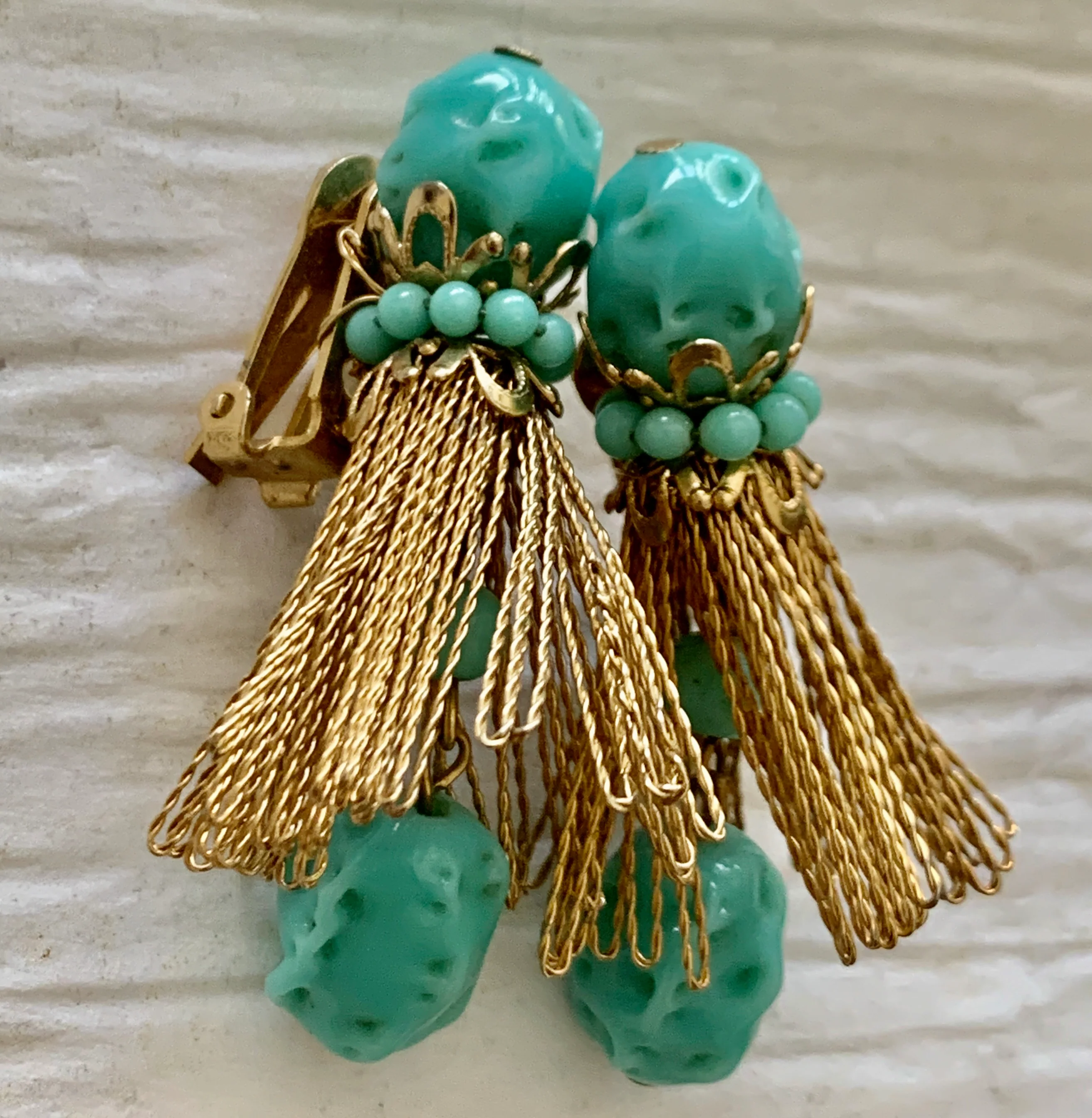 Vintage Swanky Aqua Gold Fedtive Clip On Earrings - Image 5