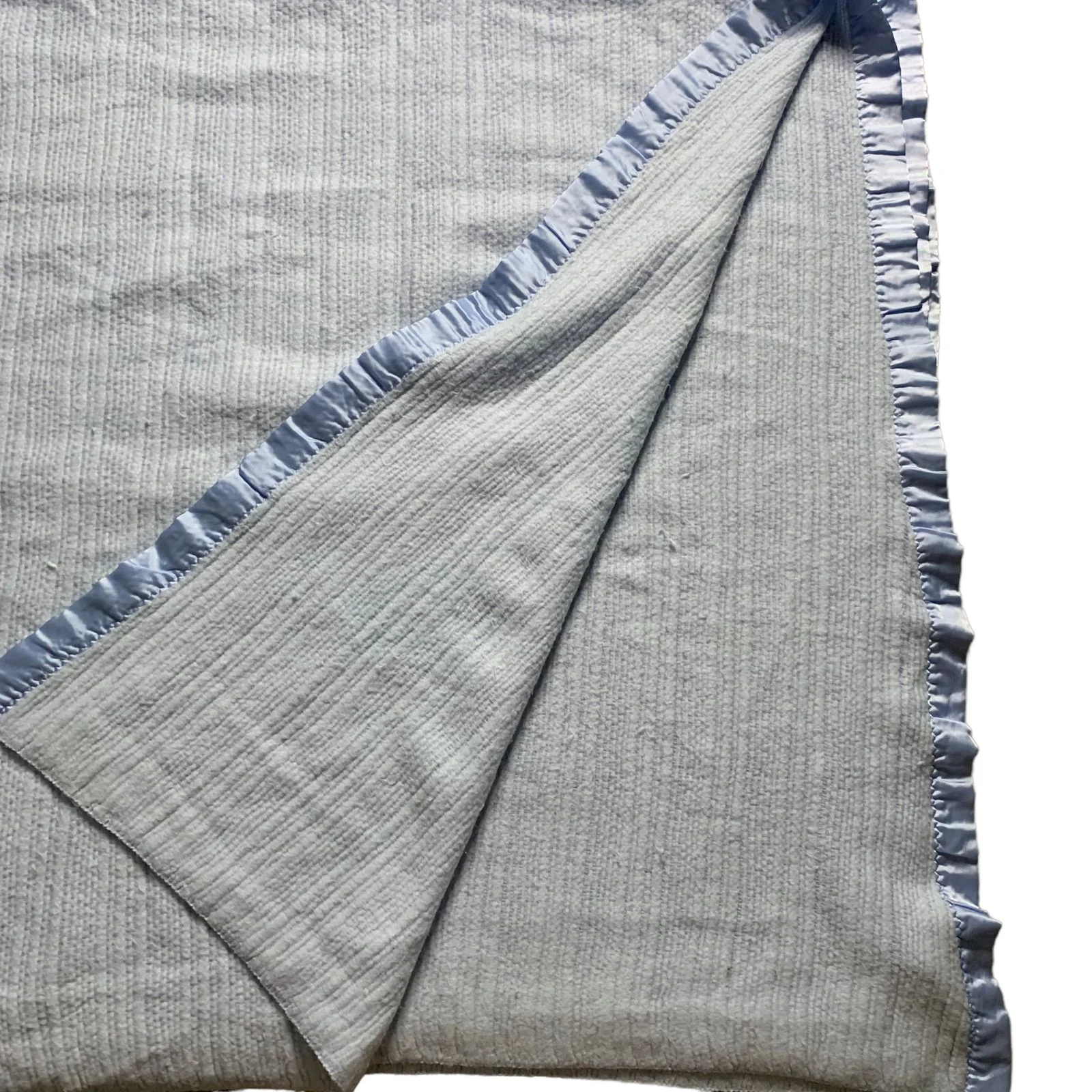 Vintage Thermal Waffle Weave Blanket Baby Blue Queen Satin Edge Acrylic - Image 3