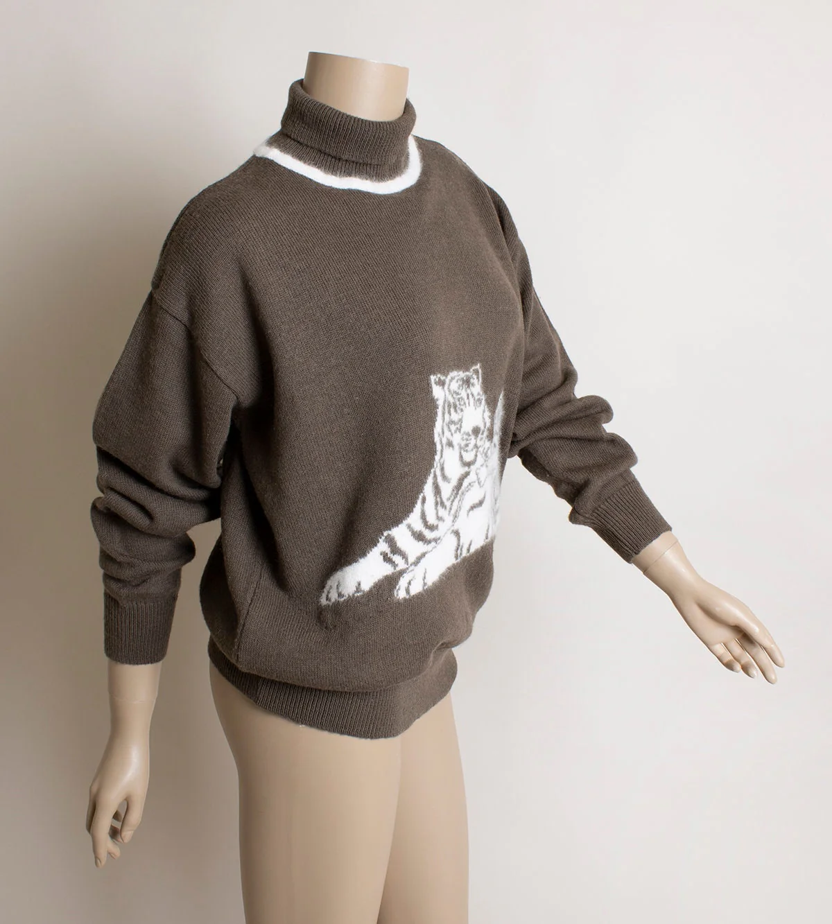 Vintage Tiger Sweater Mousse Brown and White Soft Tiger Mama and Cub Sweater Small Medium - Image 4