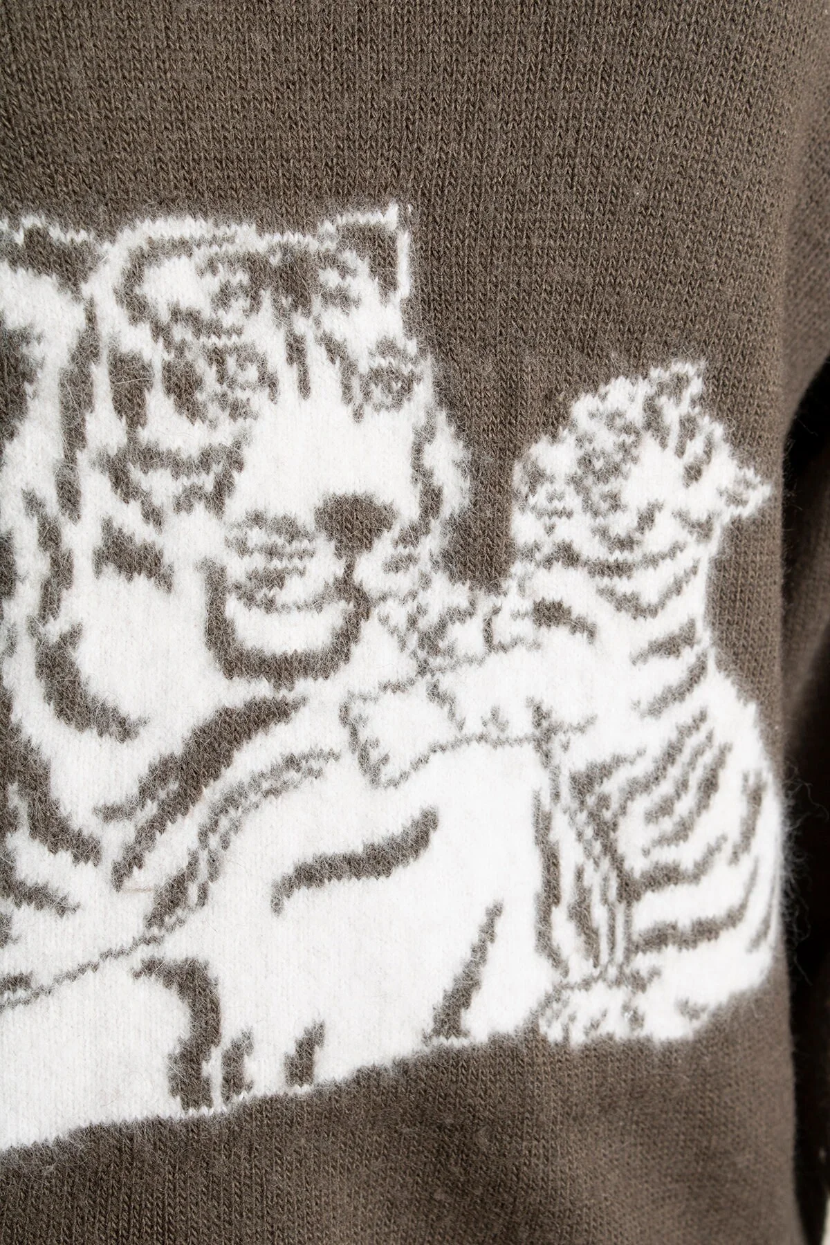 Vintage Tiger Sweater Mousse Brown and White Soft Tiger Mama and Cub Sweater Small Medium - Image 6