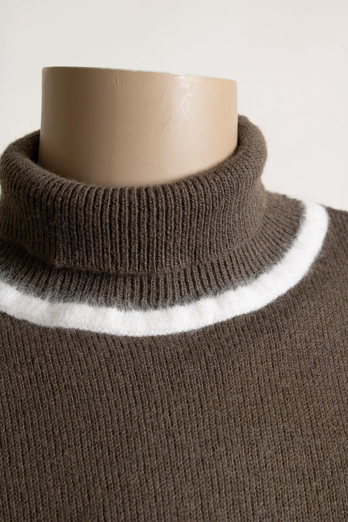 Vintage Tiger Sweater Mousse Brown and White Soft Tiger Mama and Cub Sweater Small Medium - Image 7