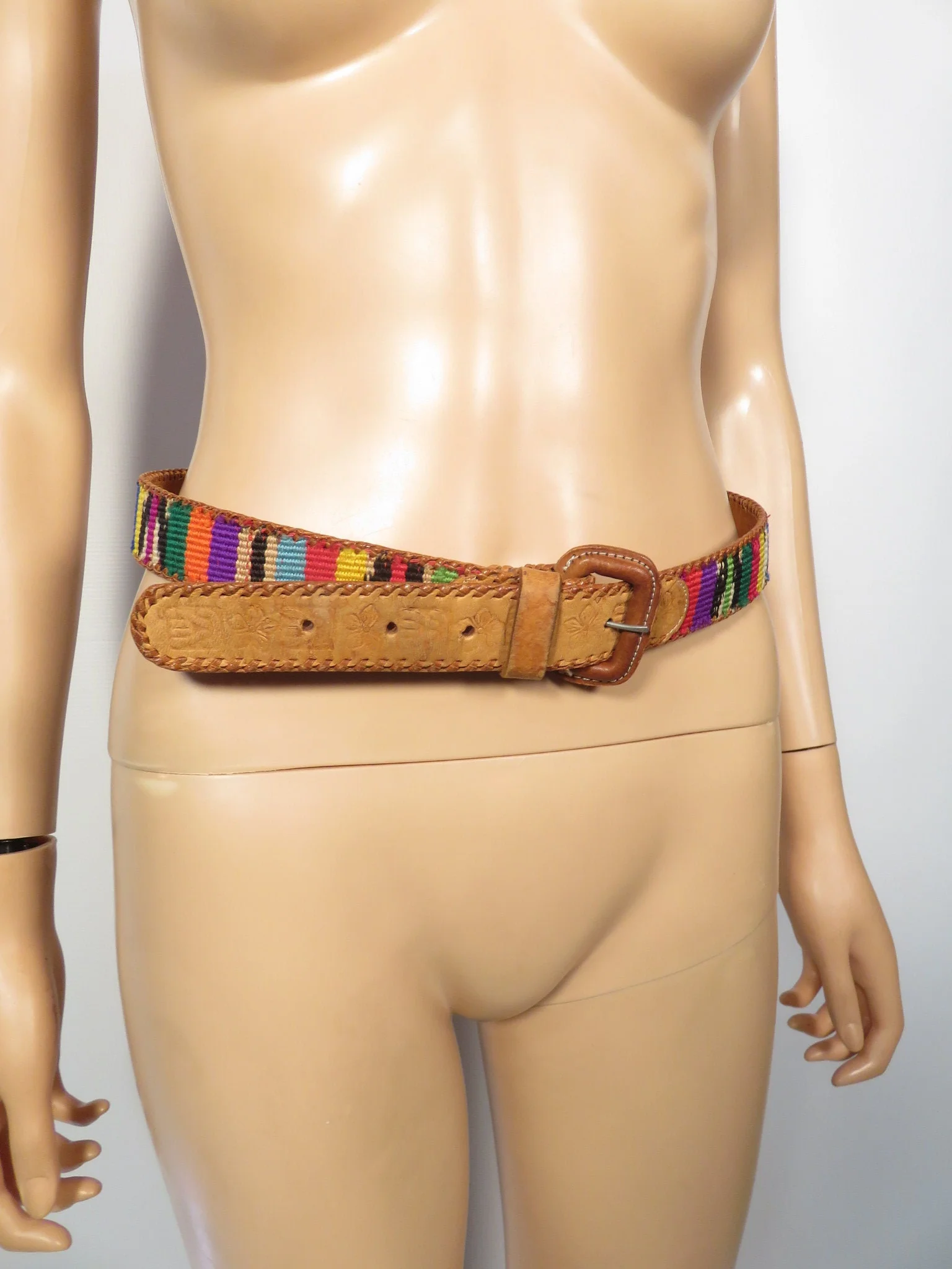 Vintage Tooled Leather Made In Guatemala Belt Size 32 - Image 9