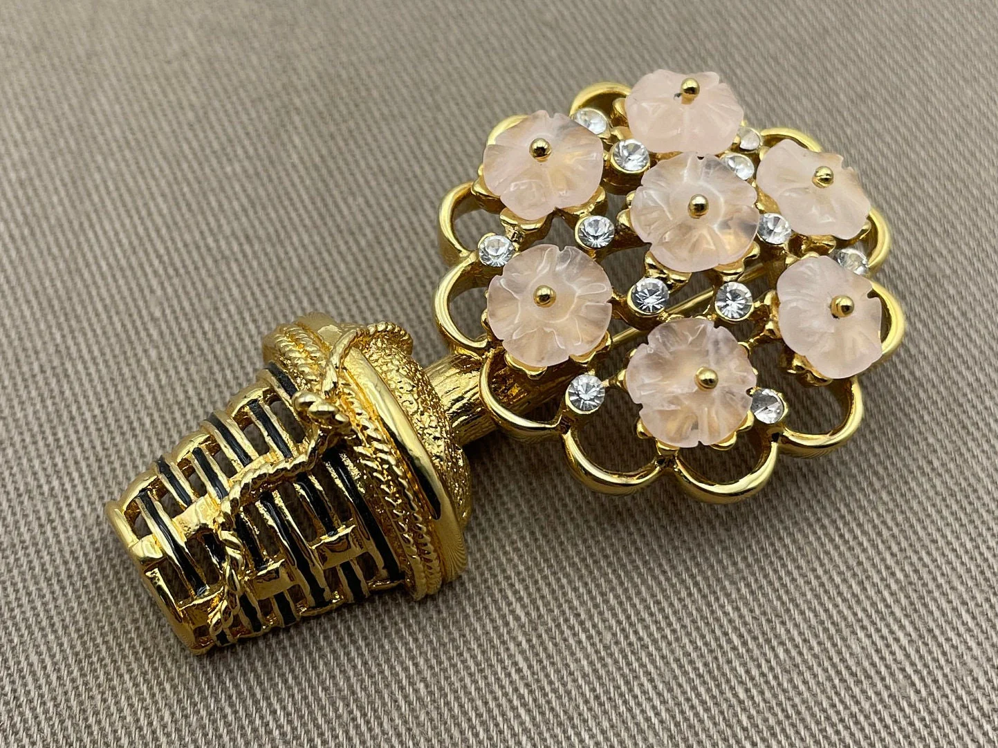 Vintage Topiary Tree Lucite Flower Brooch by St John - Image 3