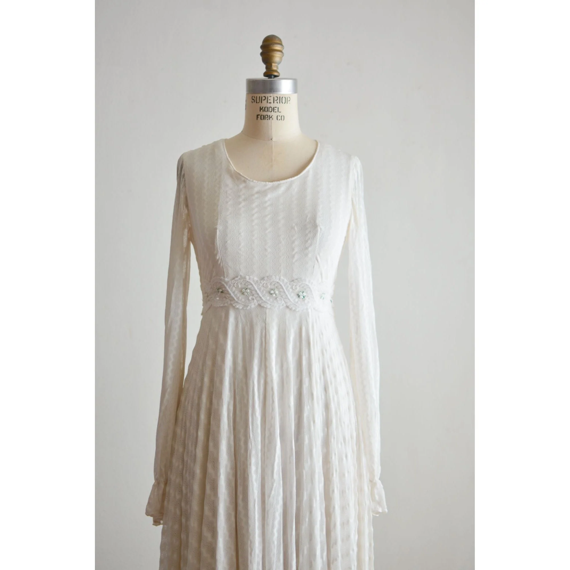 Vintage White Dress 70s Piano Pleated Romantic Dress Size Small Fit and Flared Wedding Engagement Gunne Sax Style - Image 3
