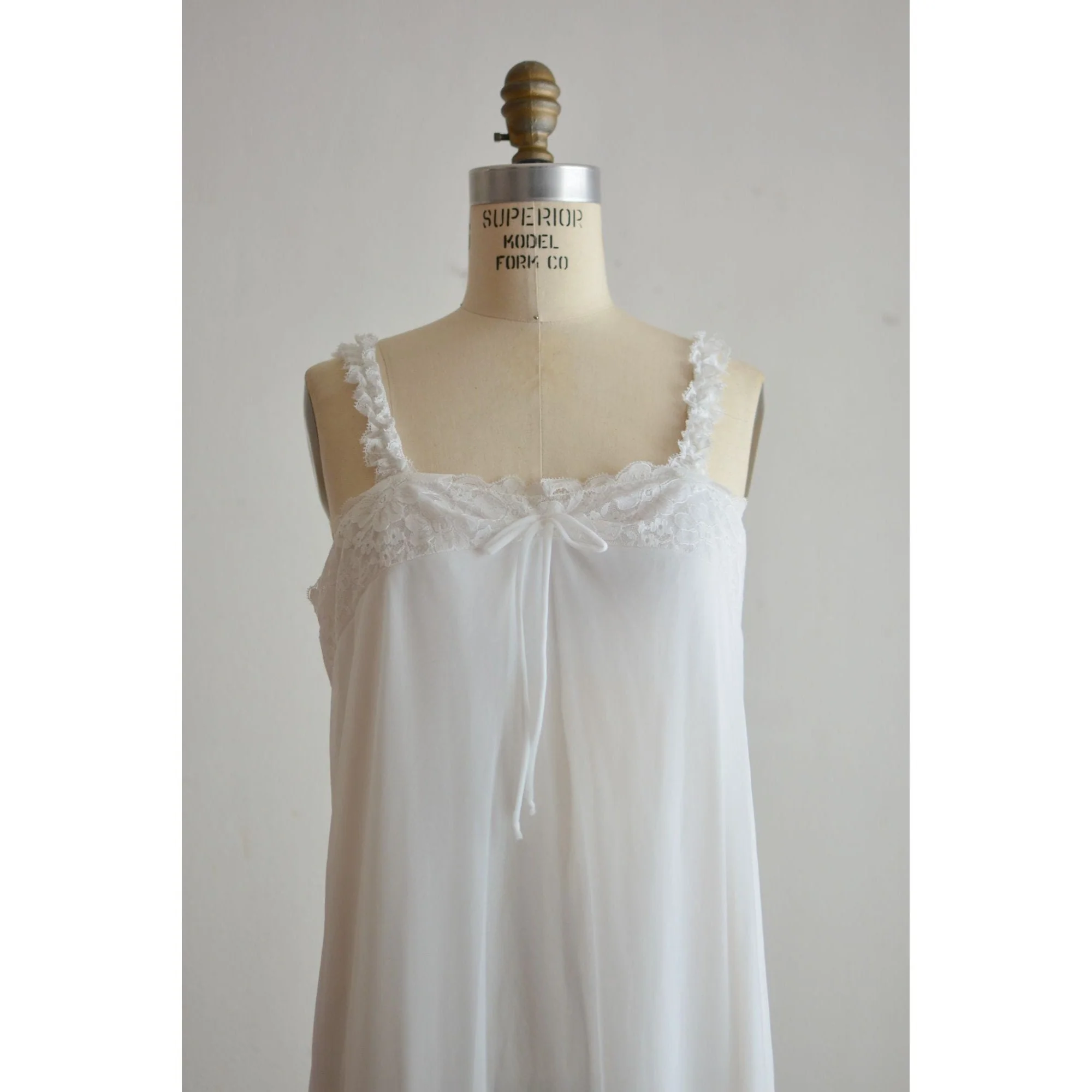 Vintage White Slip On 60s Nightgown Size Small Romantic Line - Image 3