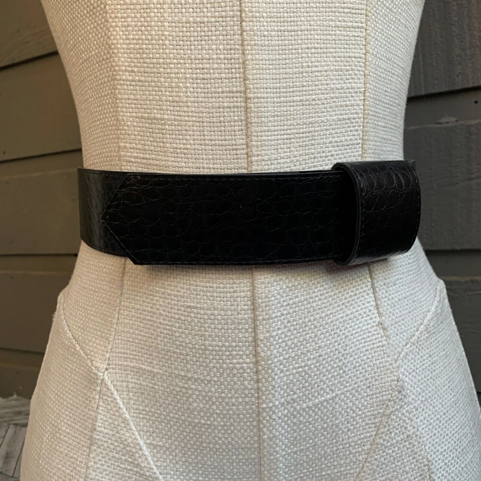 Vintage Women's Black Croc Embossed Faux Leather Belt Snap Button Adjustable 14 - Image 5