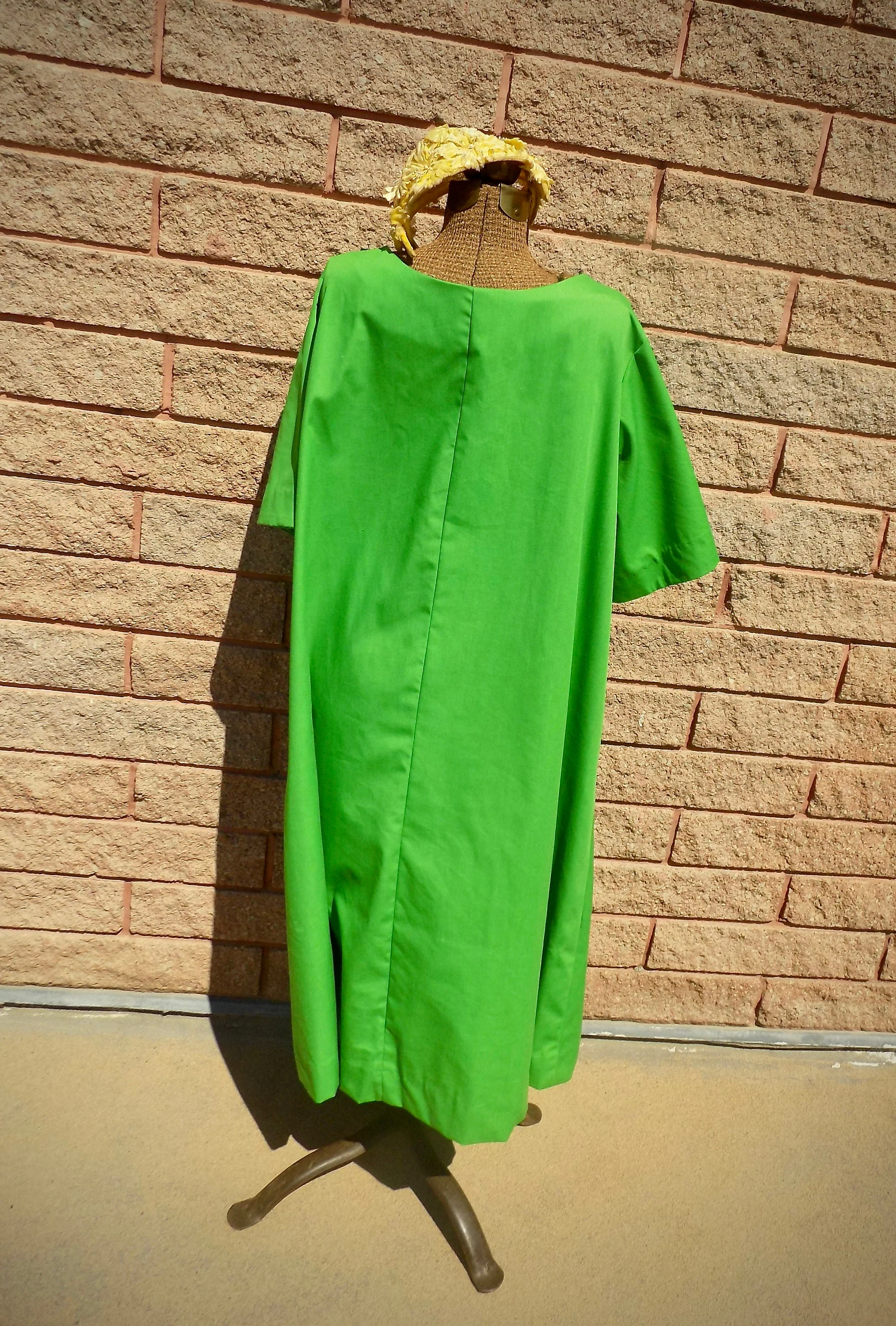 Volup 1966 Green Groovy Shift Dress by Peggy Lou of California - Image 3
