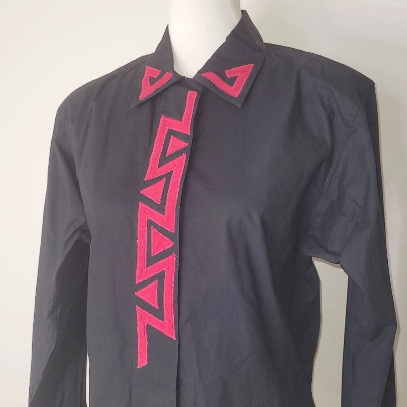 Vtg Black Button Down Shirt W Red Print M by Wrangler - Image 4
