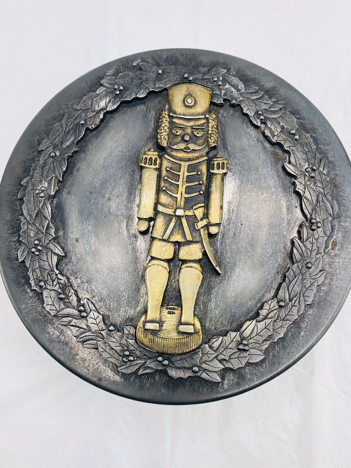 Vtg Christmas Holiday Toy Soldier Nutcracker Wreath Cookie Tin Container Figure - Image 3
