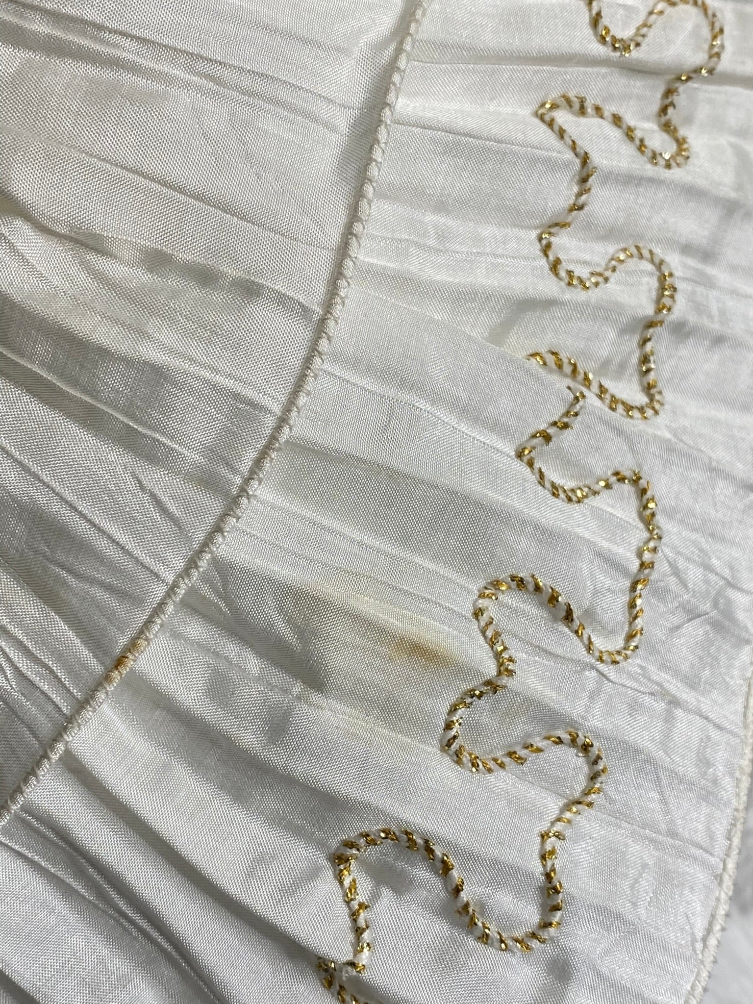 White And Gold Pleated Skirt Set - Image 8
