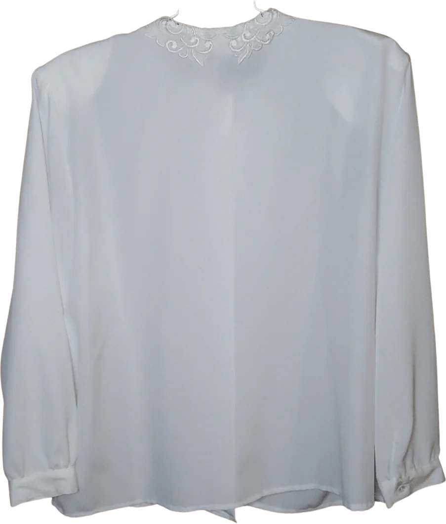 White Blouse with Lace Collar by Impressions - Image 2