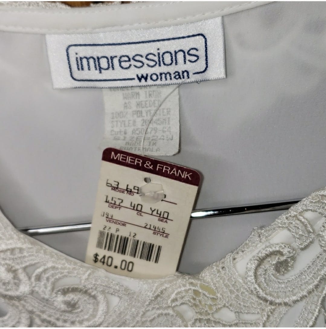 White Blouse with Lace Collar by Impressions - Image 7