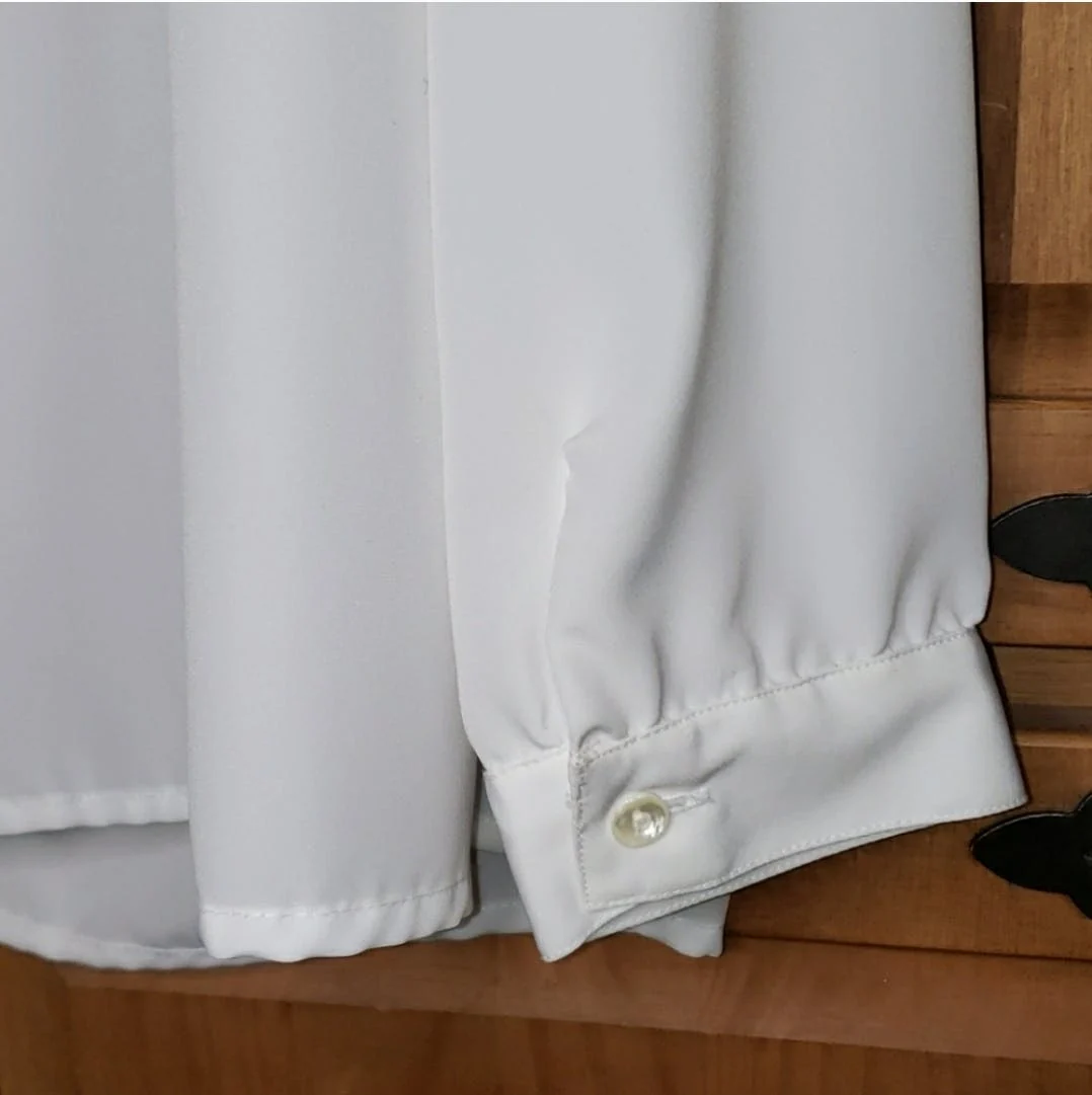 White Blouse with Lace Collar by Impressions - Image 9
