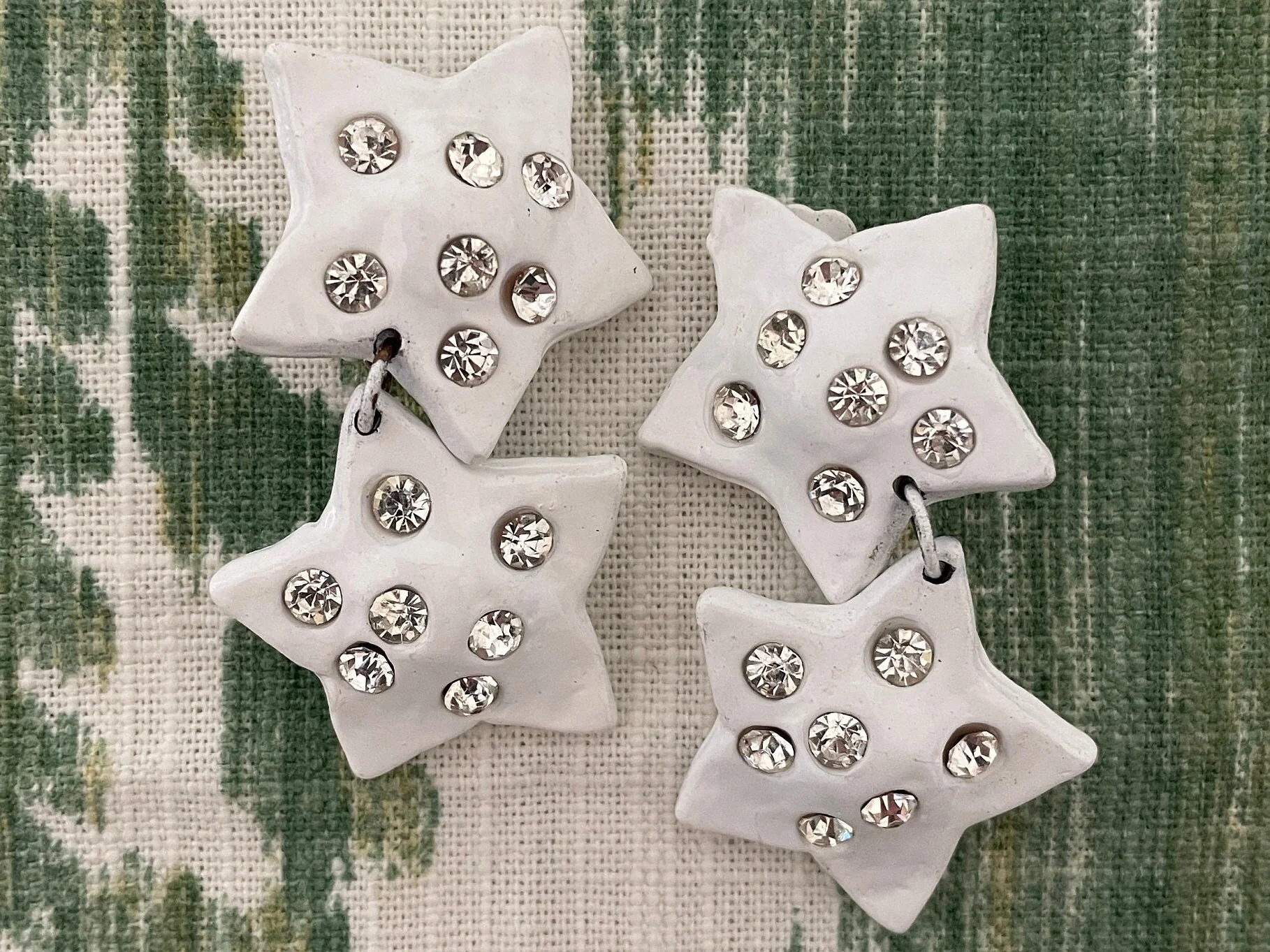 White Enamel Star Crystal Dangle Clip On Statement Earrings - Image 3