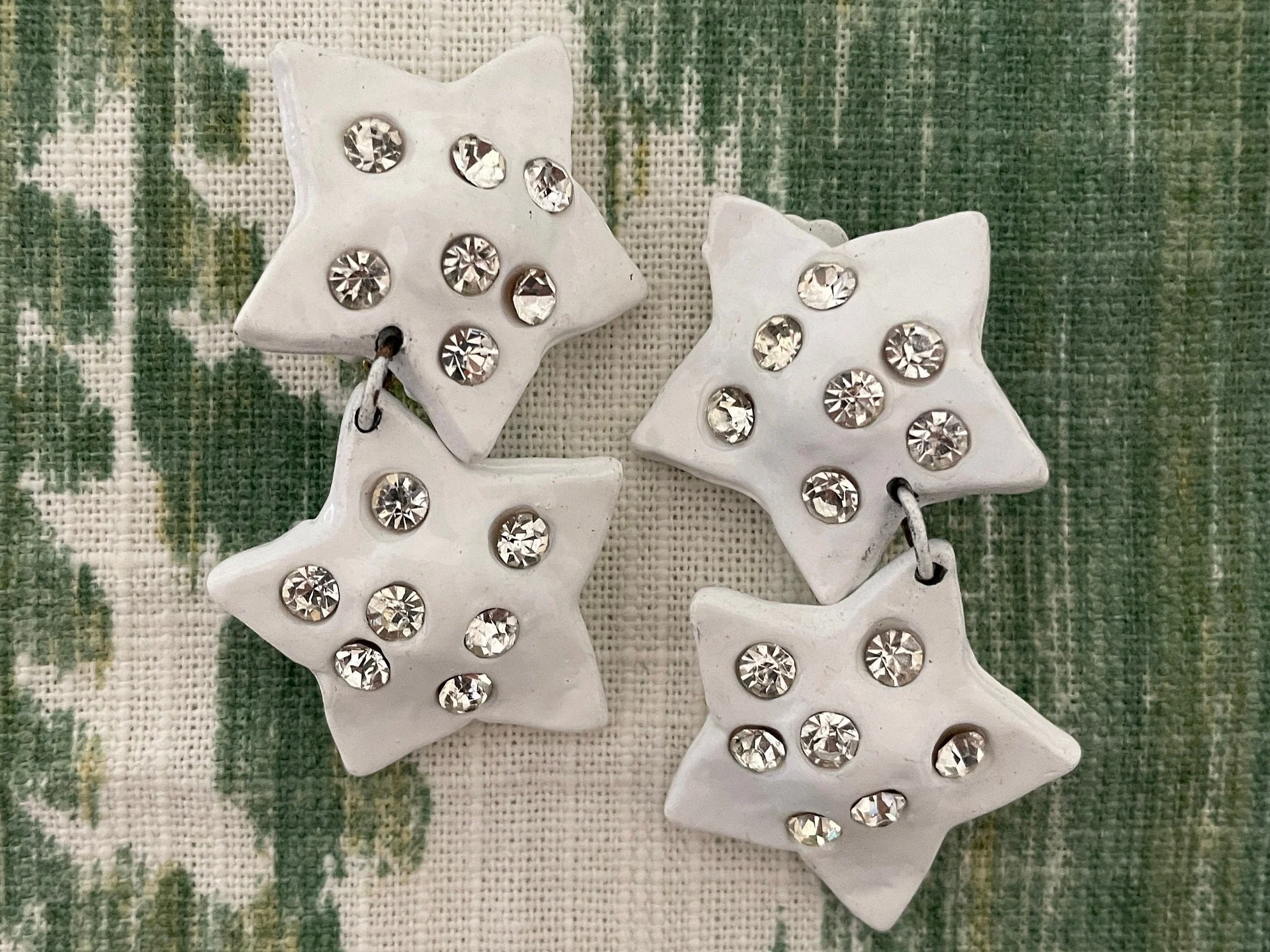 White Enamel Star Crystal Dangle Clip On Statement Earrings - Image 4