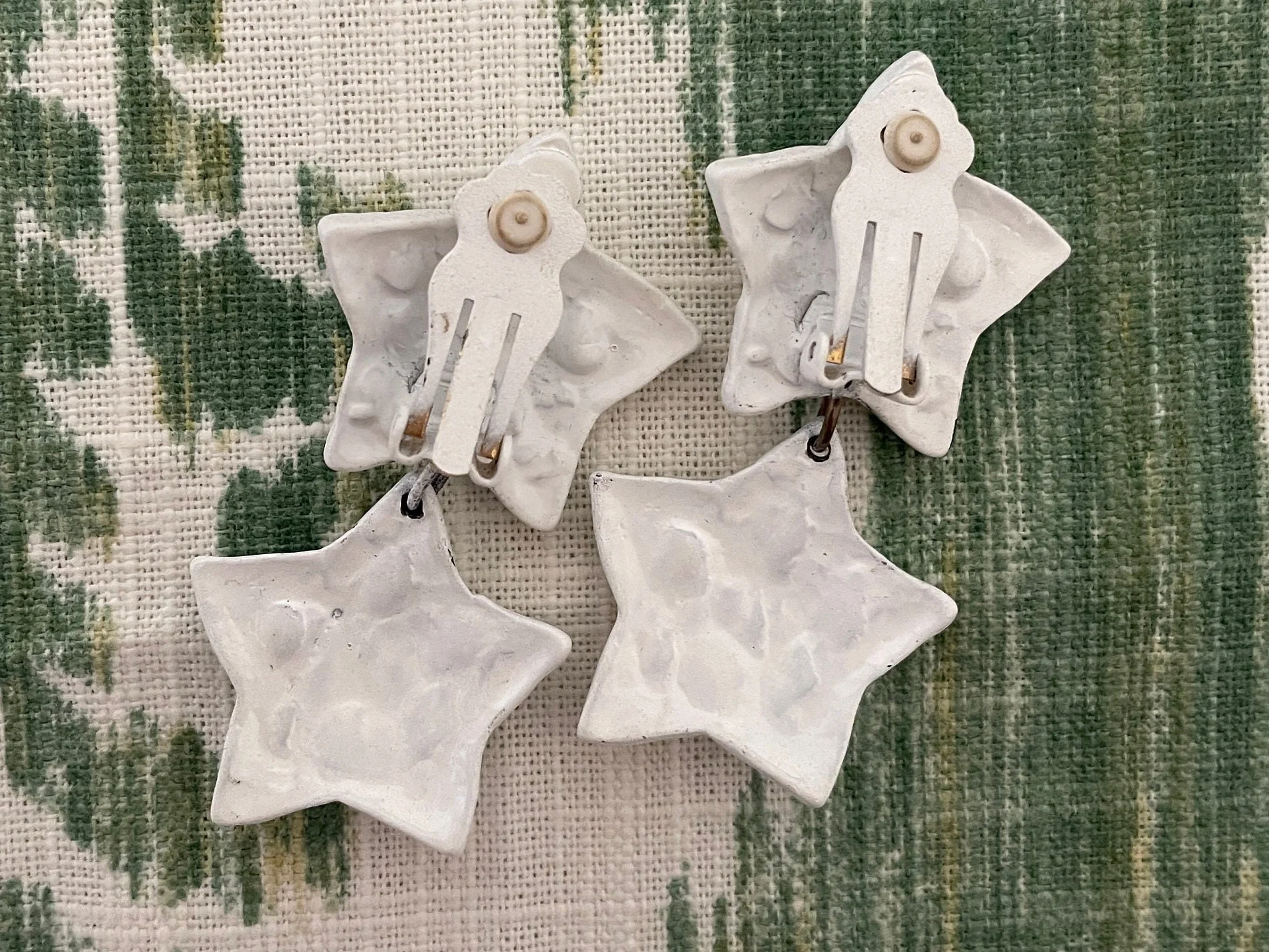 White Enamel Star Crystal Dangle Clip On Statement Earrings - Image 5