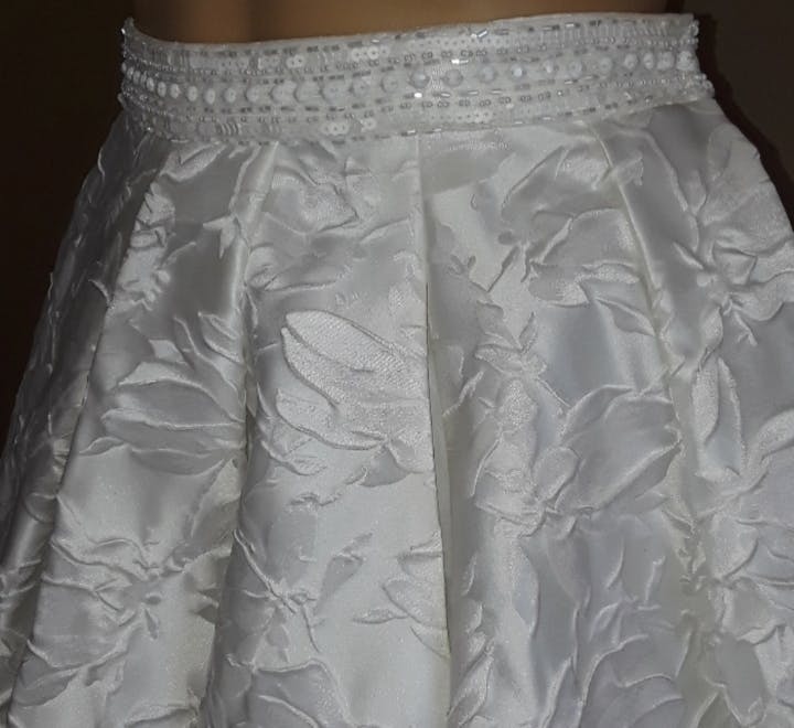 90's White Formal Floral Embossed Skirt with Beaded Wasitline by Sherri Hill - Image 3