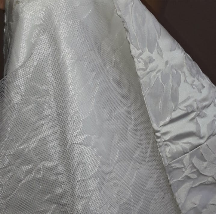 90's White Formal Floral Embossed Skirt with Beaded Wasitline by Sherri Hill - Image 7
