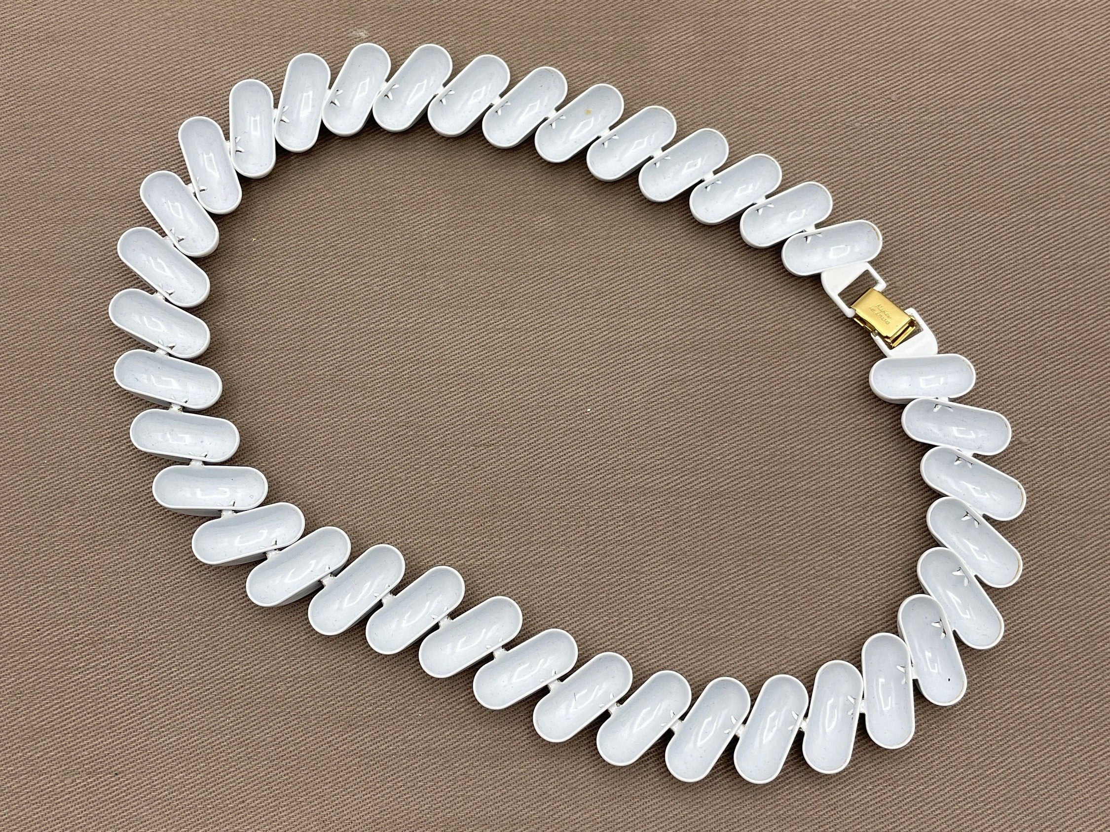 White Signed Vintage Statement Choker by Napier - Image 5