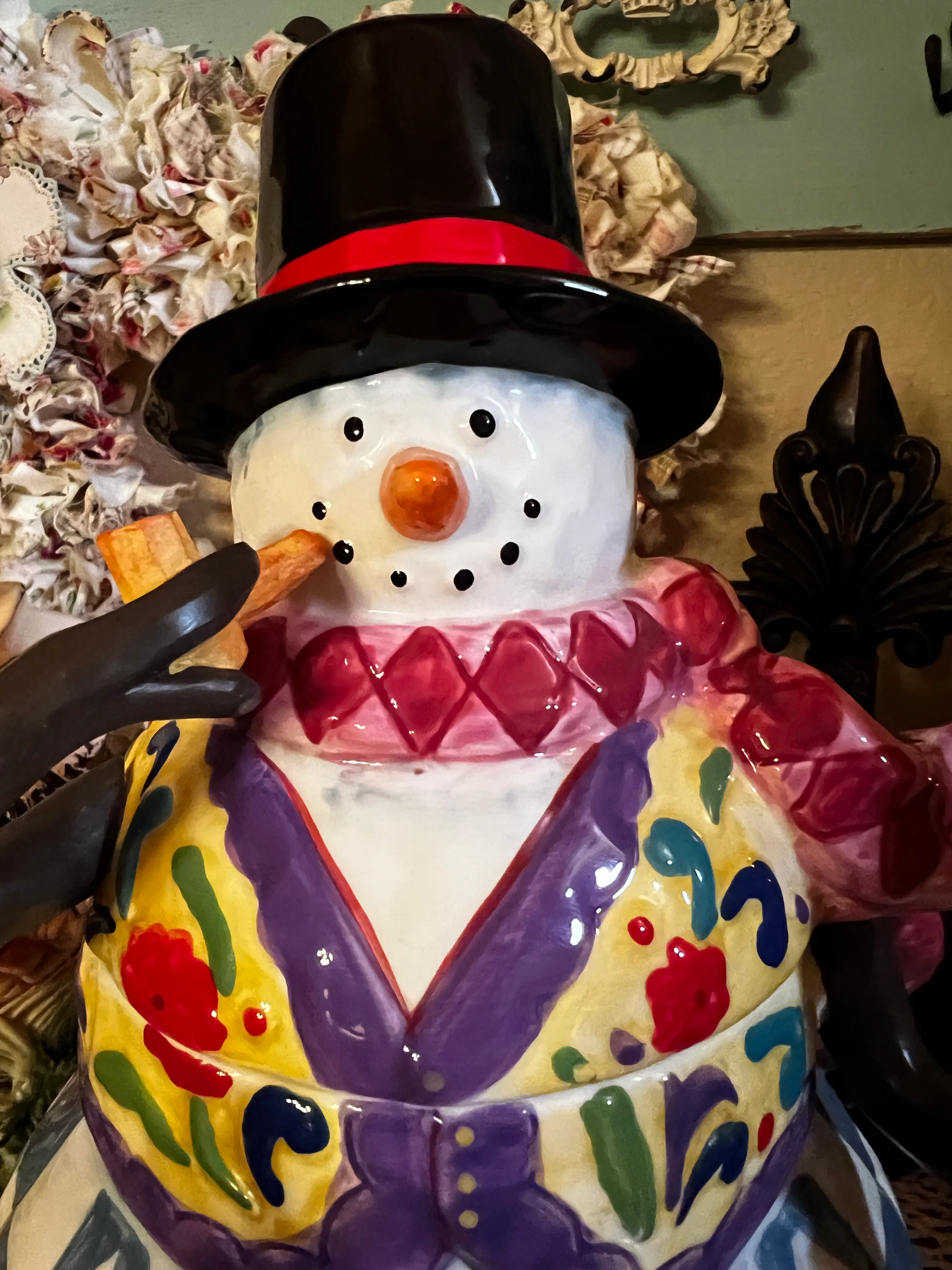 Winter Folk Ceramic Cookie Jar By Jim Shore - Image 6