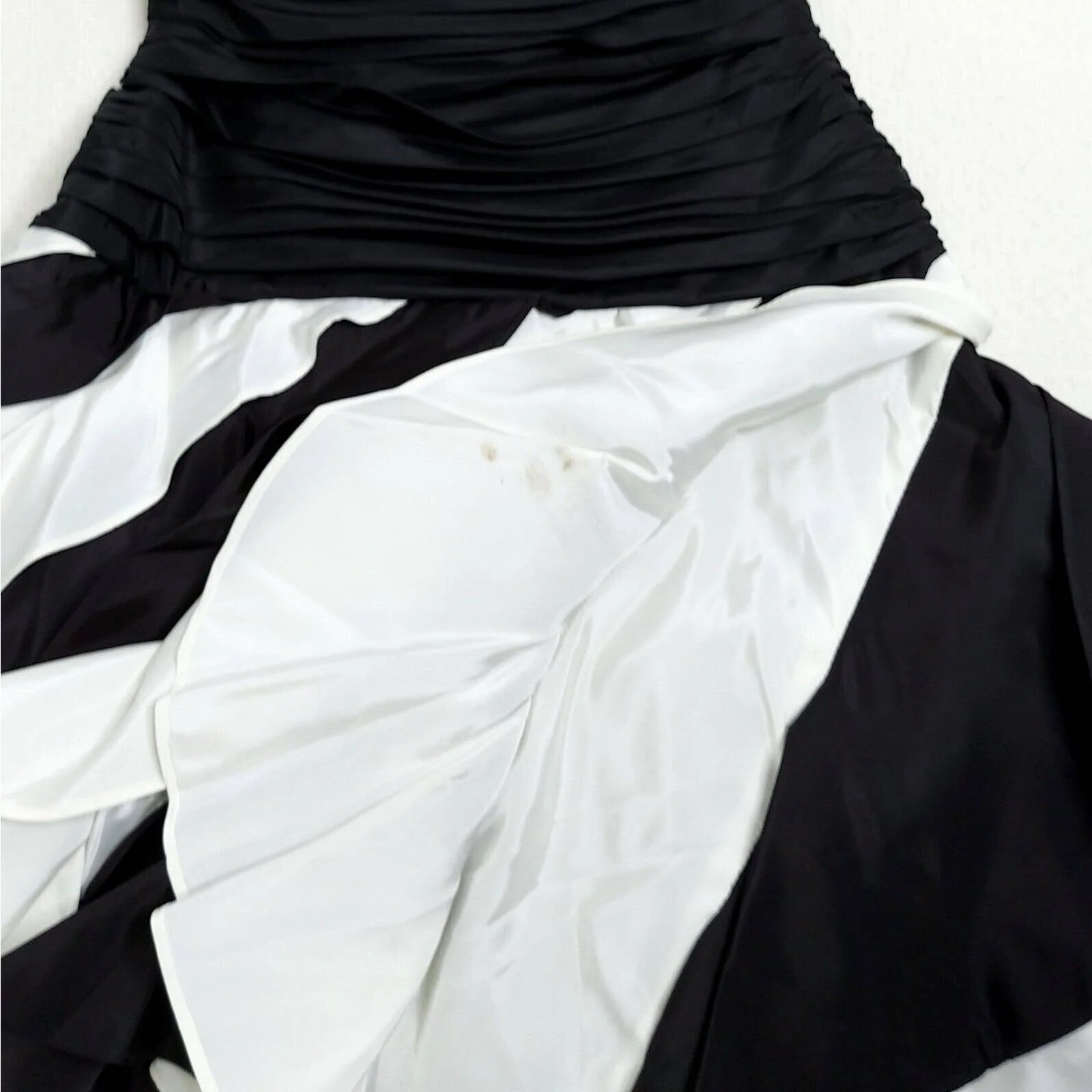 Womens 80s Vintage Prom Dress Xs Small Black White Ruffle Strapless Gown by Tadashi - Image 7